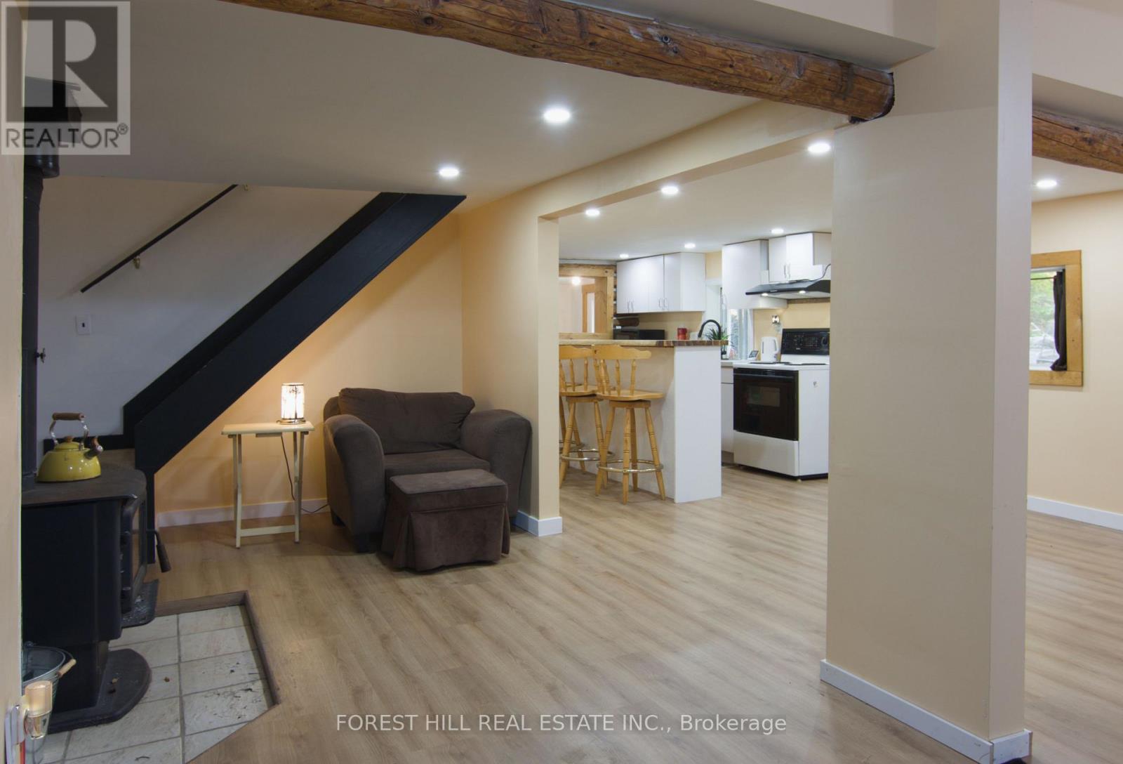 240 Britannia Road, Huntsville, Ontario  P1H 2J3 - Photo 11 - X13861082