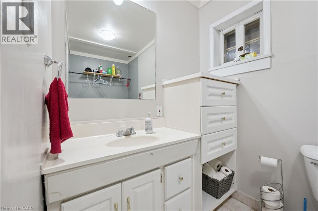 105 Snyder's Road W, Baden, Ontario  N3A 2M2 - Photo 12 - 40868459
