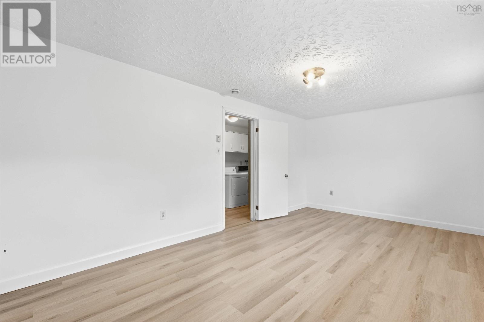 48 Regal Road, Dartmouth, Nova Scotia  B2W 4H6 - Photo 28 - 202625101