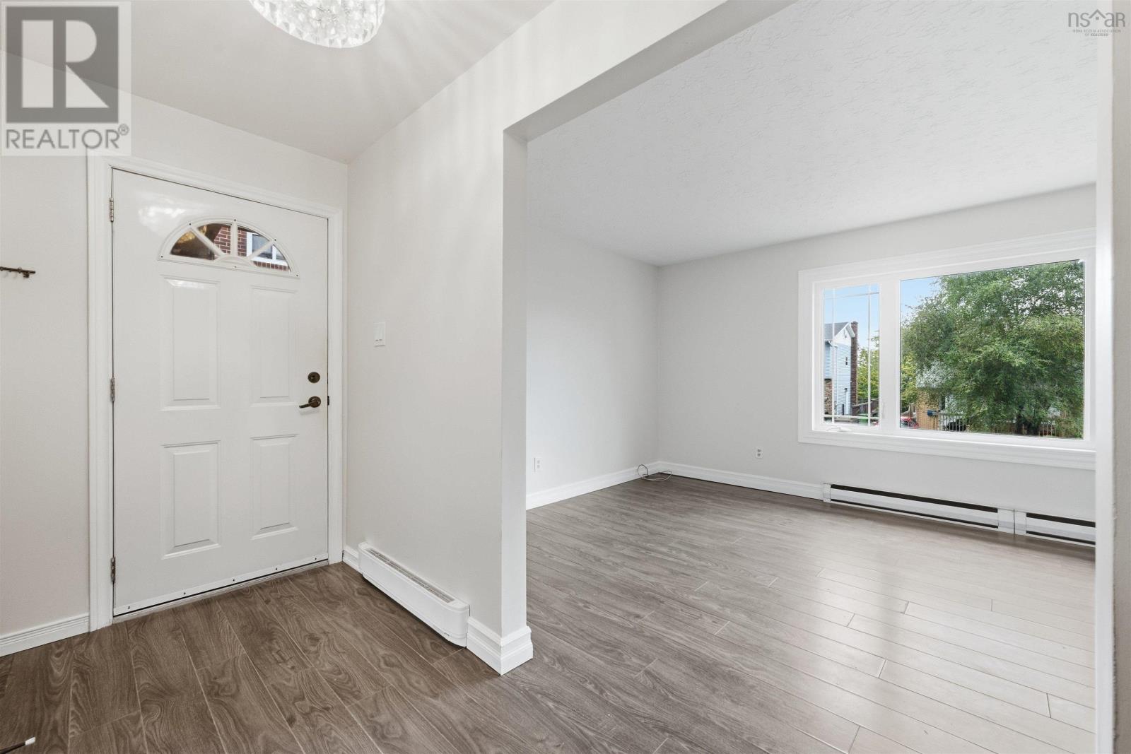 48 Regal Road, Dartmouth, Nova Scotia  B2W 4H6 - Photo 4 - 202625101