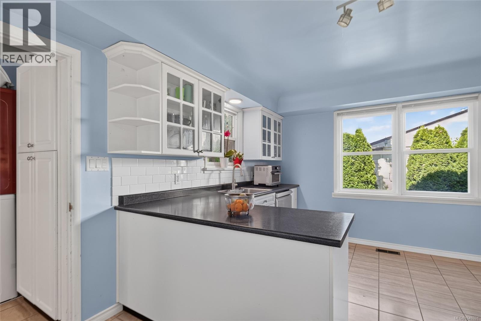 930 Wharncliffe Rd