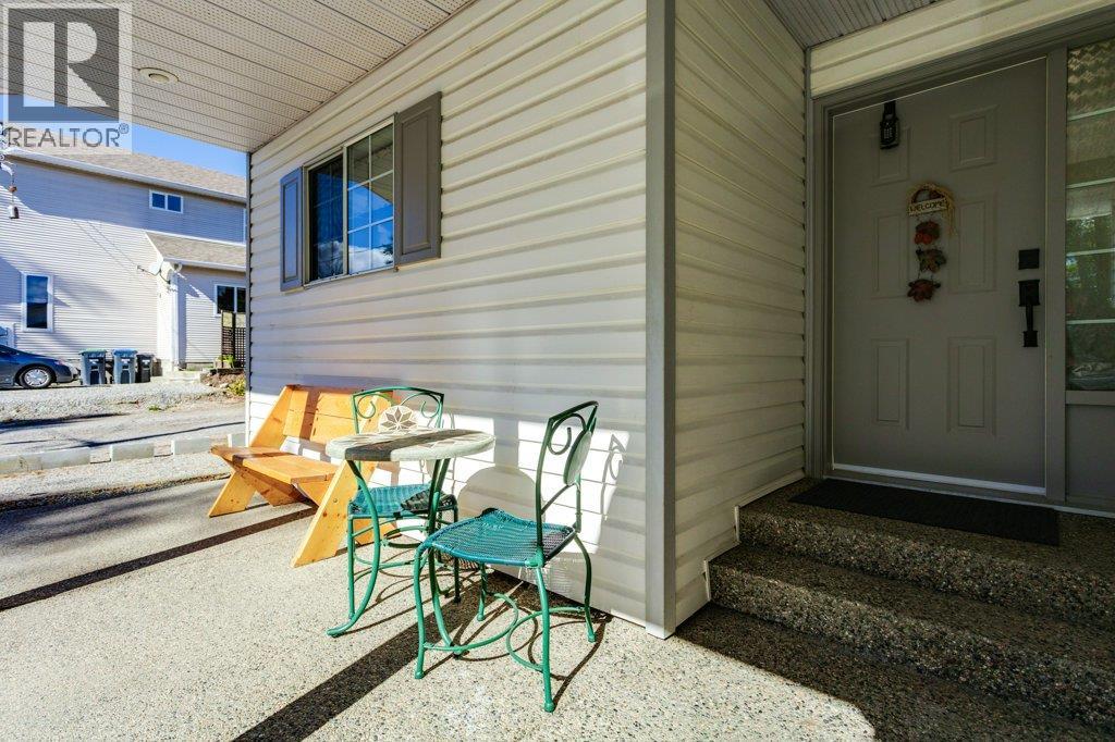 9702 Sargeant Street, Summerland, British Columbia  V0H 1Z3 - Photo 11 - 10402228
