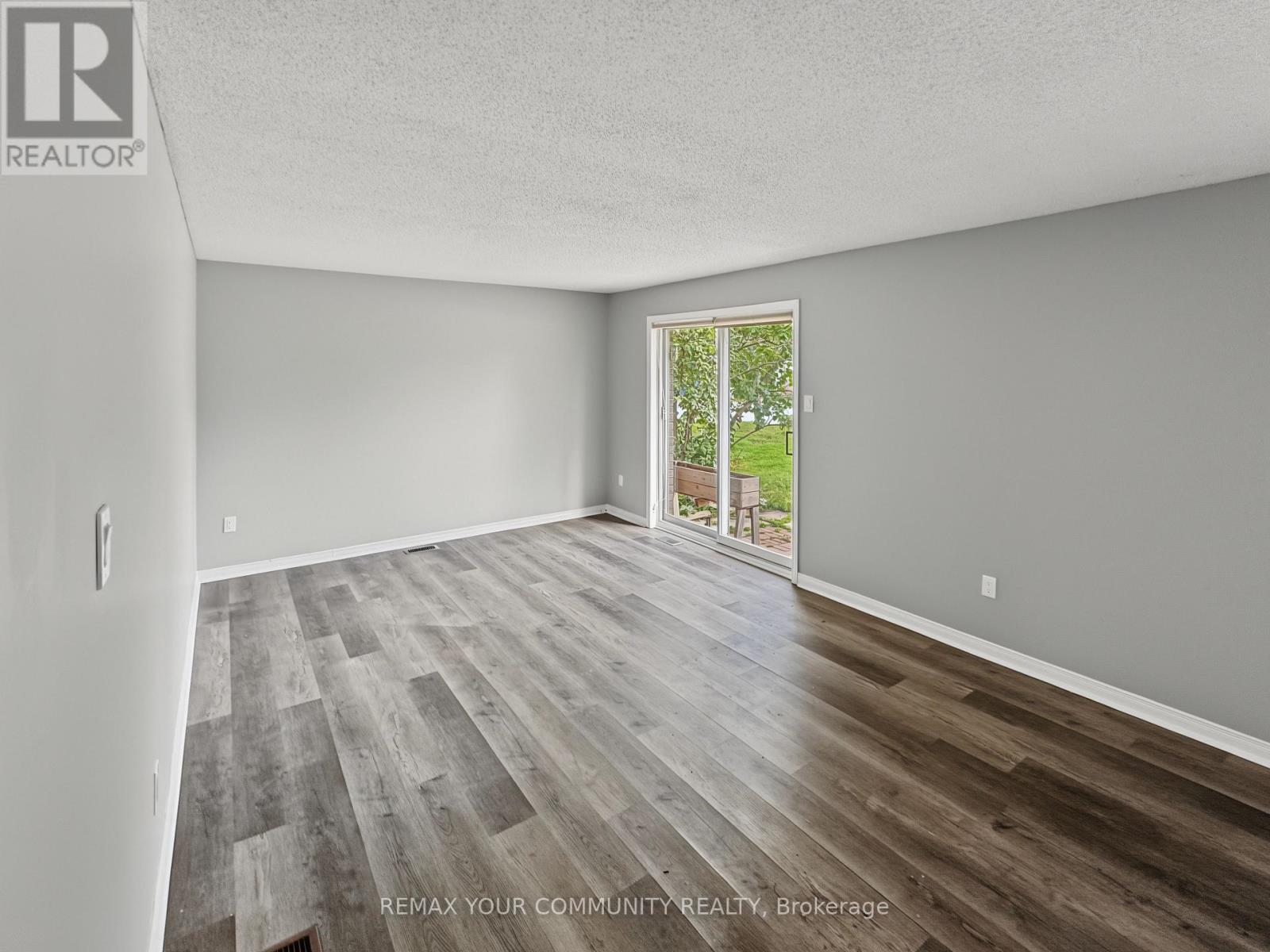 101 - 10 RIVERSIDE DRIVE, Kawartha Lakes, Ontario