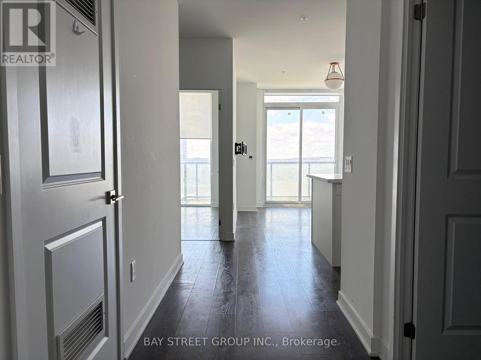 902 - 85 Oneida Crescent, Richmond Hill, Ontario  L4B 0H4 - Photo 2 - N13742566