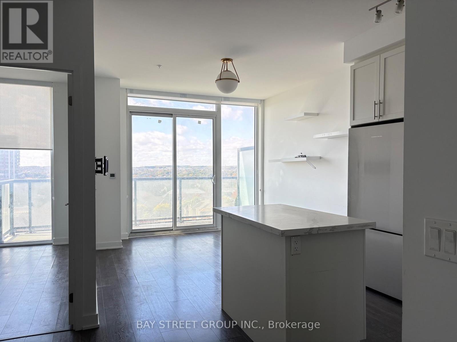 902 - 85 Oneida Crescent, Richmond Hill, Ontario  L4B 0H4 - Photo 3 - N13742566