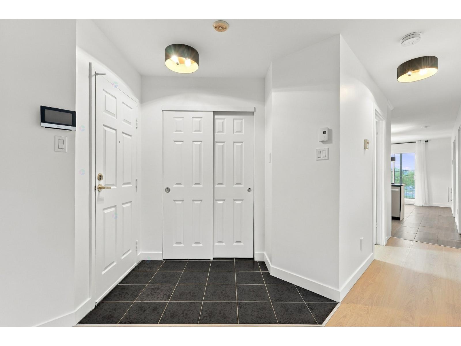 925 Rue des Éperviers|#106 Sainte-Catherine Quebec Canada J5C1P7 3