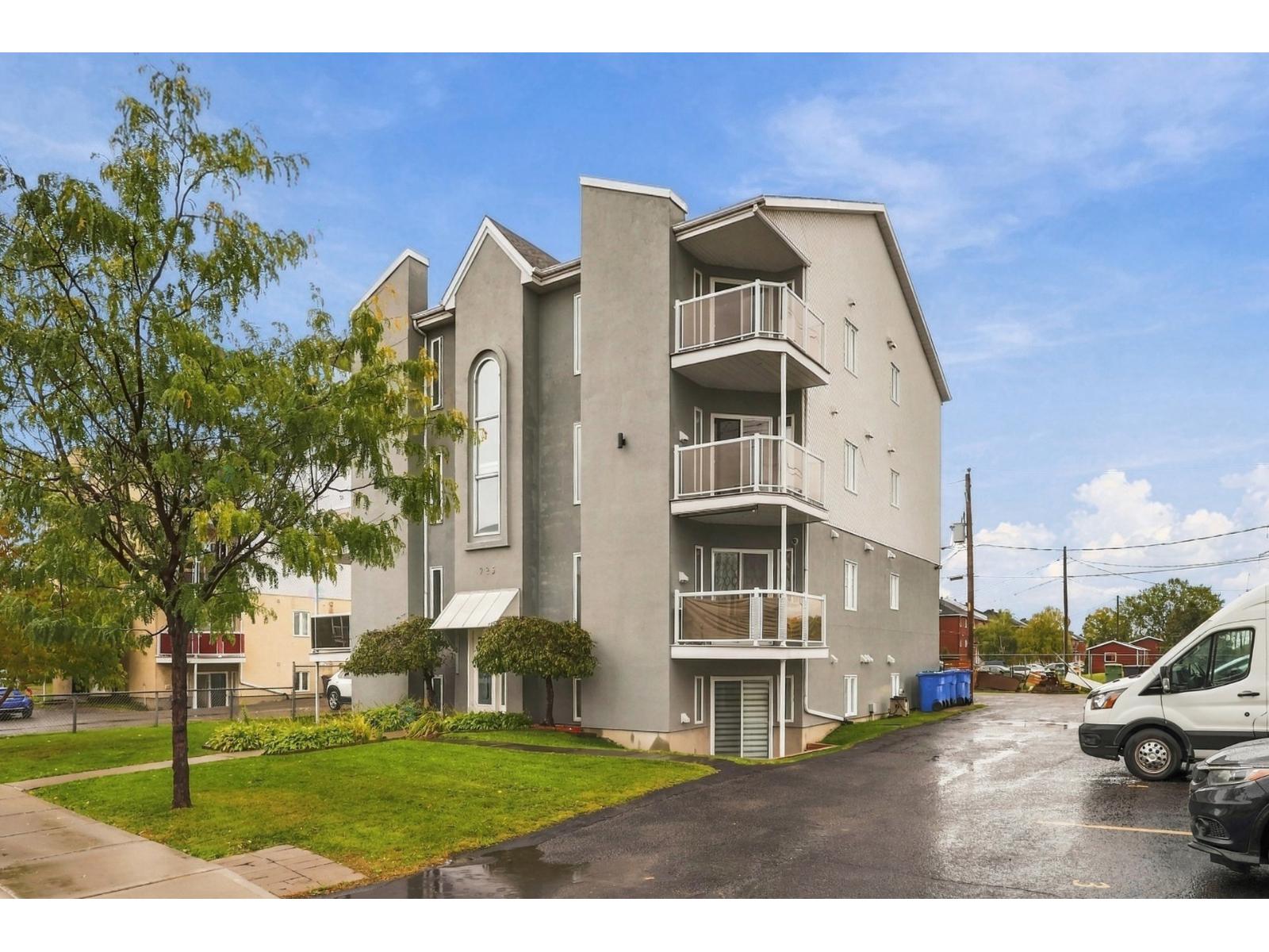 925 Rue des Éperviers|#106 Sainte-Catherine Quebec Canada J5C1P7