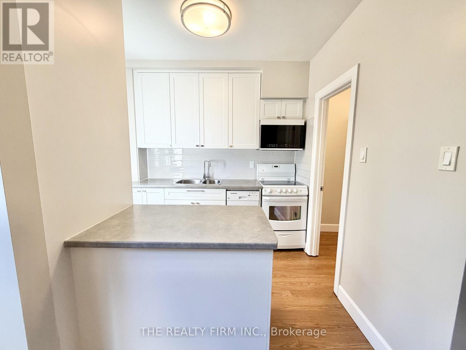 105 - 10 Beechwood Place, London South, Ontario  N6C 1H7 - Photo 2 - X13861356