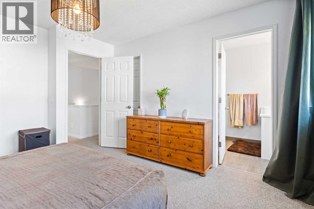 12 Kingsland Villas SW, Calgary, Alberta  T2V 5J9 - Photo 8 - A2340347