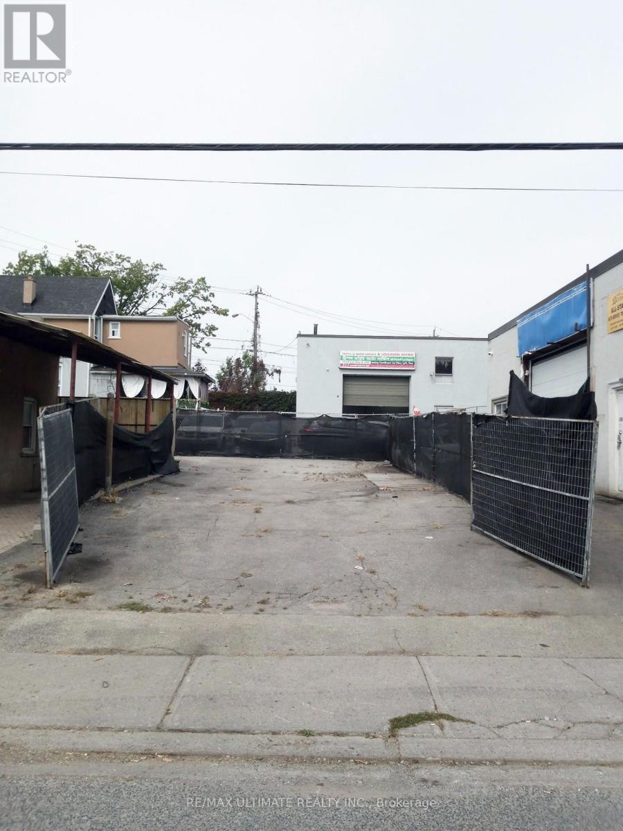 209a Danforth Road, Toronto, Ontario  M1L 3X2 - Photo 2 - E13861240