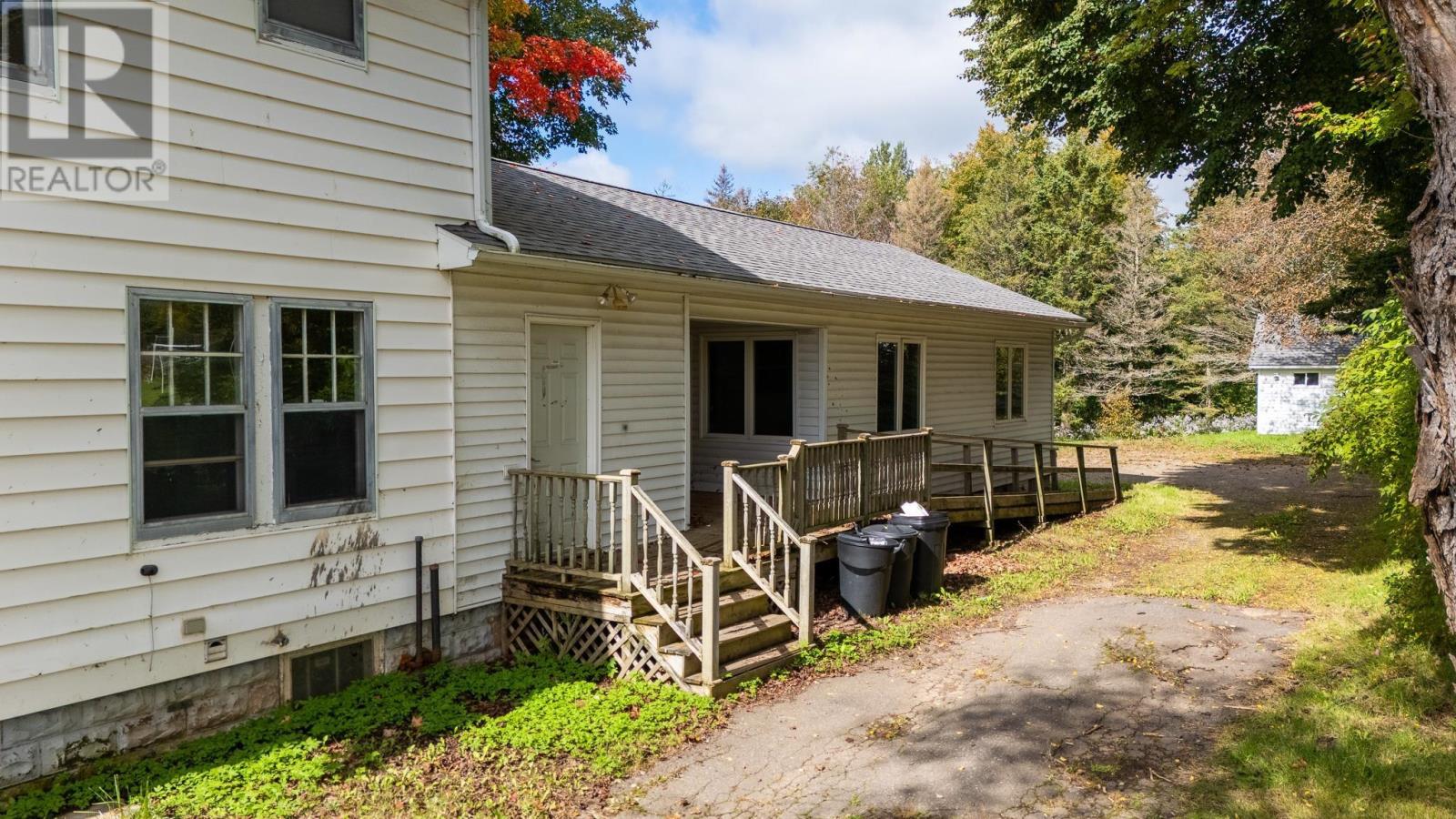 9517 Commercial Street, New Minas, Nova Scotia  B4N 3G3 - Photo 3 - 202625111