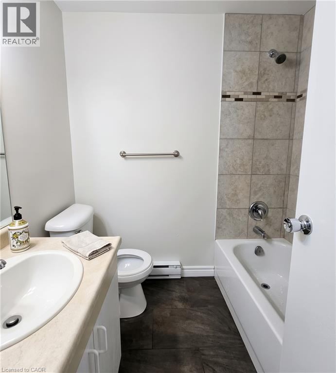 33 Cambridge Street Unit# D, Cambridge, Ontario  N1R 3R8 - Photo 4 - 40868504