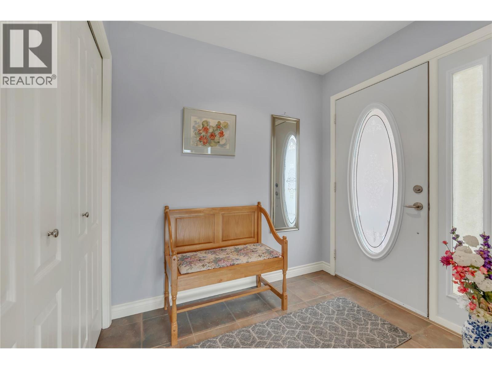 440 Ridge Place, Penticton, British Columbia  V2A 8N7 - Photo 4 - 10402314