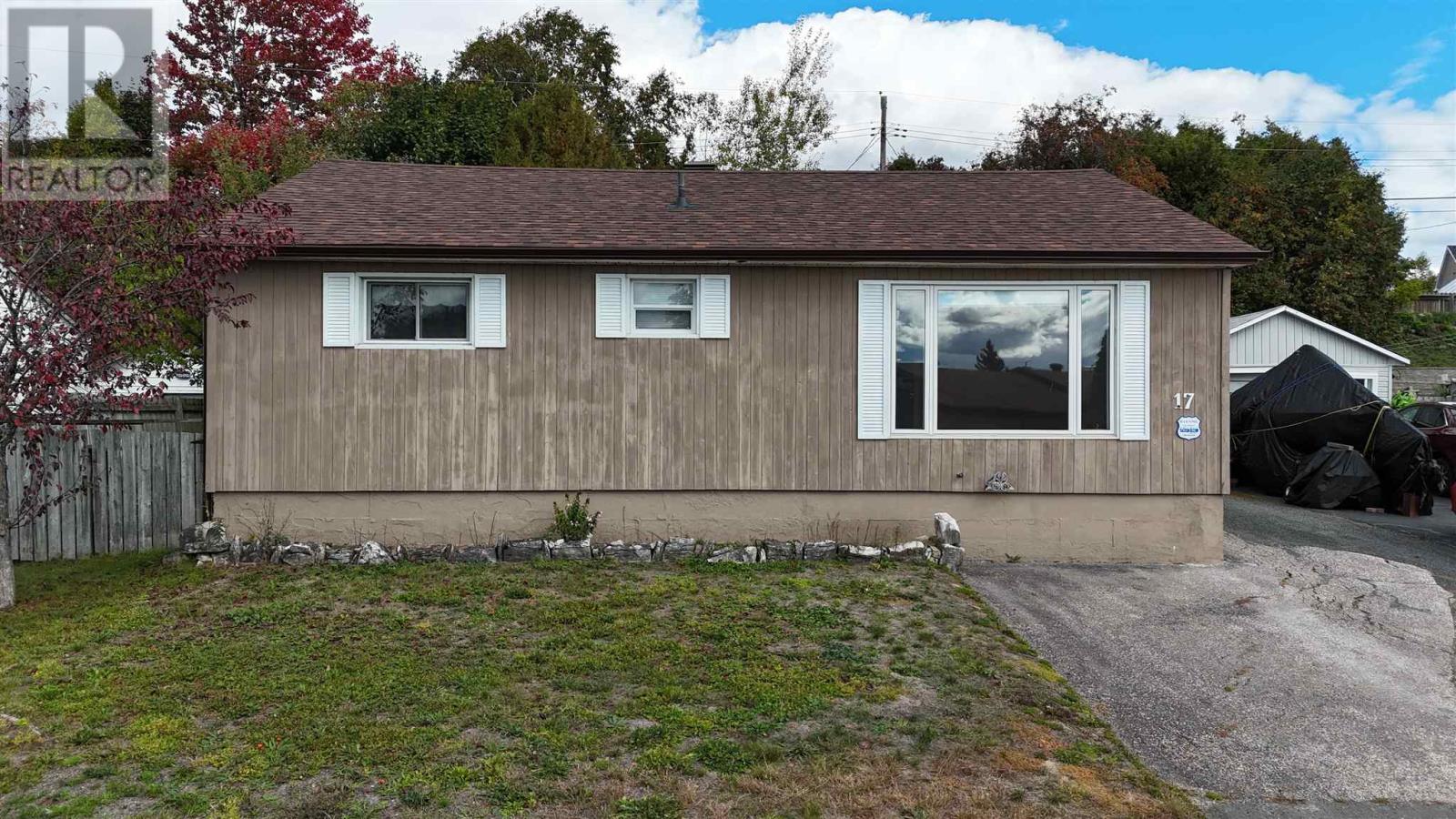 17 Brown Rd, Elliot Lake, Ontario  P5A 1K2 - Photo 34 - SM262754