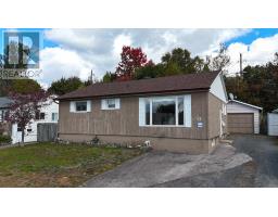 17 Brown RD, Elliot Lake, Ontario