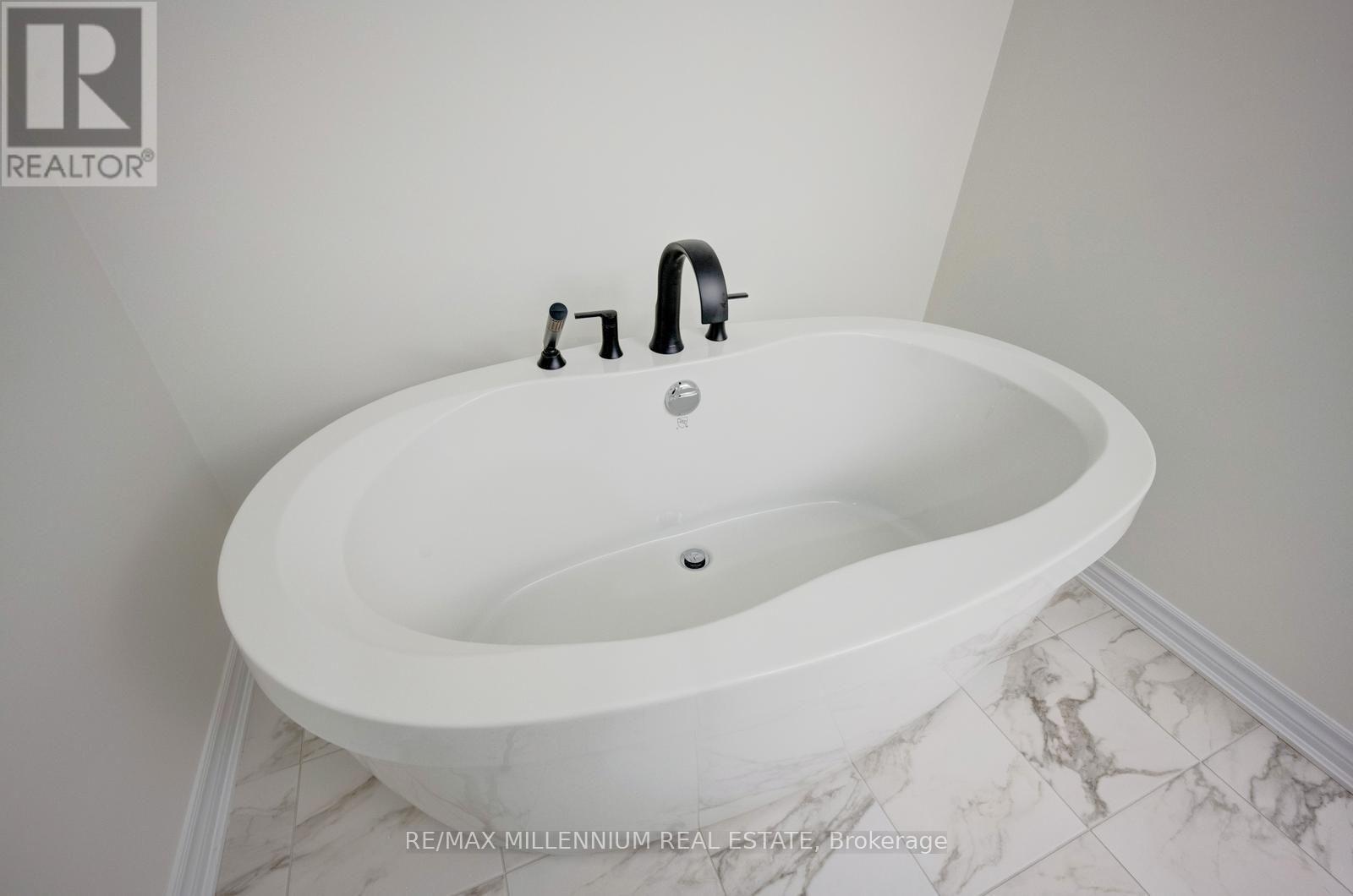 Upper - 36 Thornbird Crescent, Brampton, Ontario  L7A 0B8 - Photo 37 - W13665762