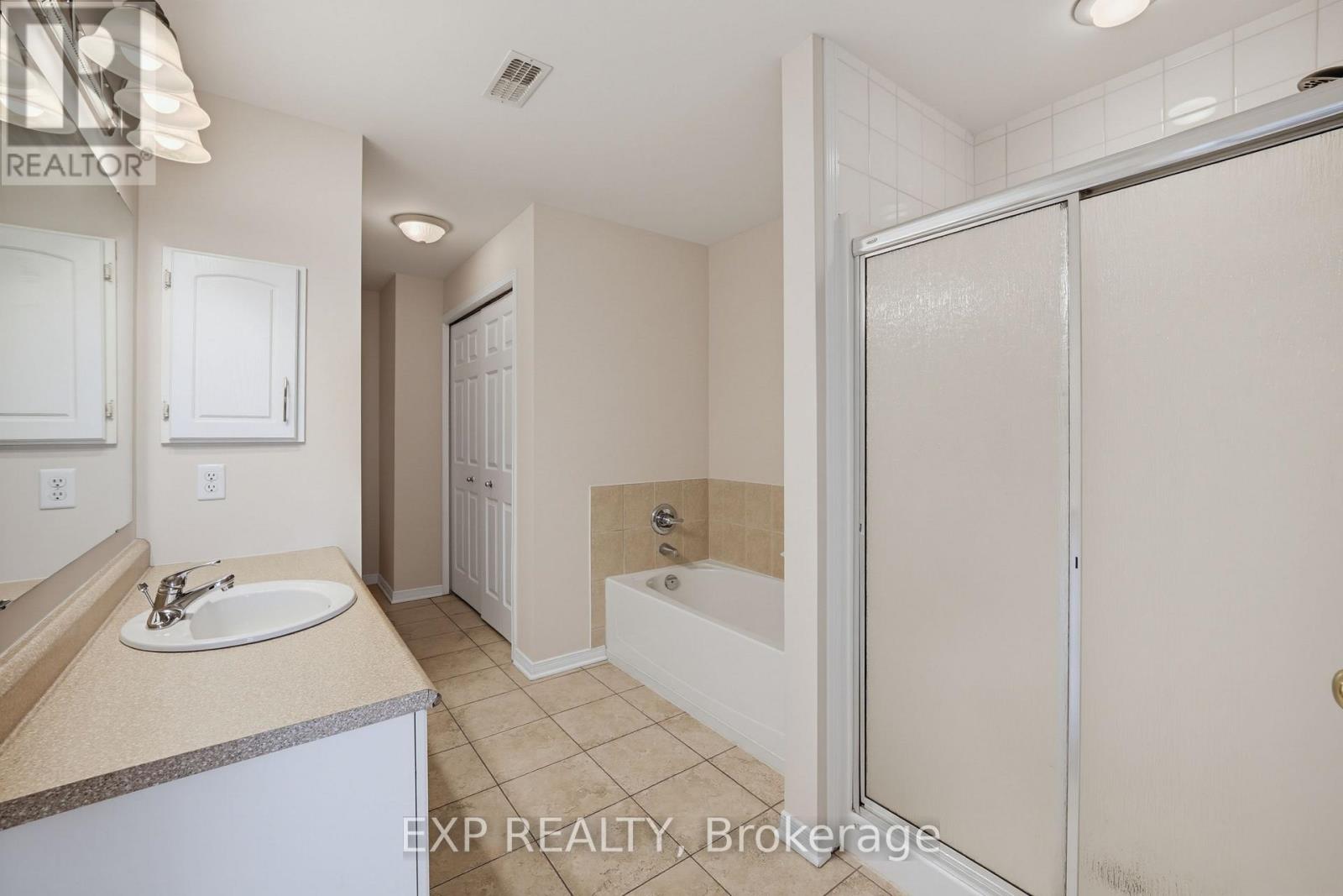 7 - 190 RUSTIC HILLS CRESCENT
