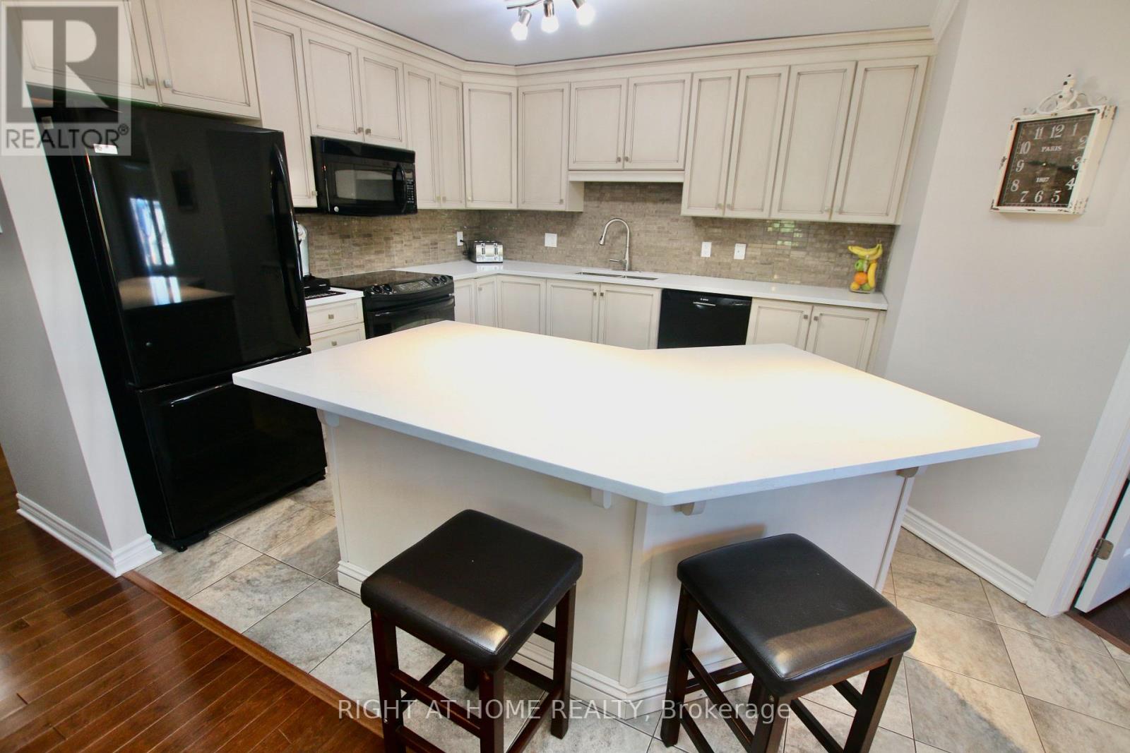 301 - 2 Warner Street, Russell, Ontario  K4R 0B5 - Photo 9 - X13861464