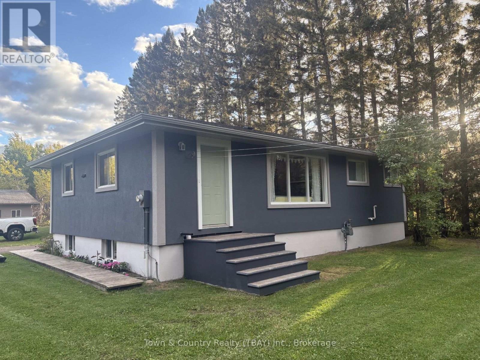 3203 Hwy 61 Highway, Thunder Bay Remote Area, Ontario  P7J 0G9 - Photo 1 - X13861396
