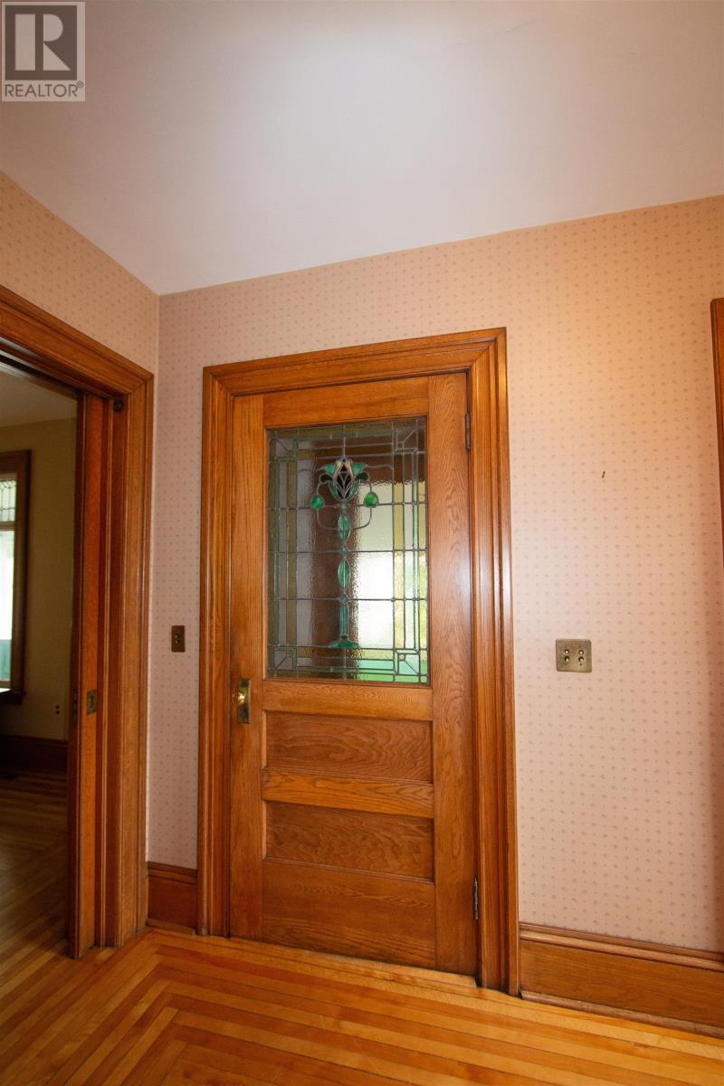 211 Notre Dame Street, Summerside, Prince Edward Island  C1N 1R7 - Photo 3 - 202625123