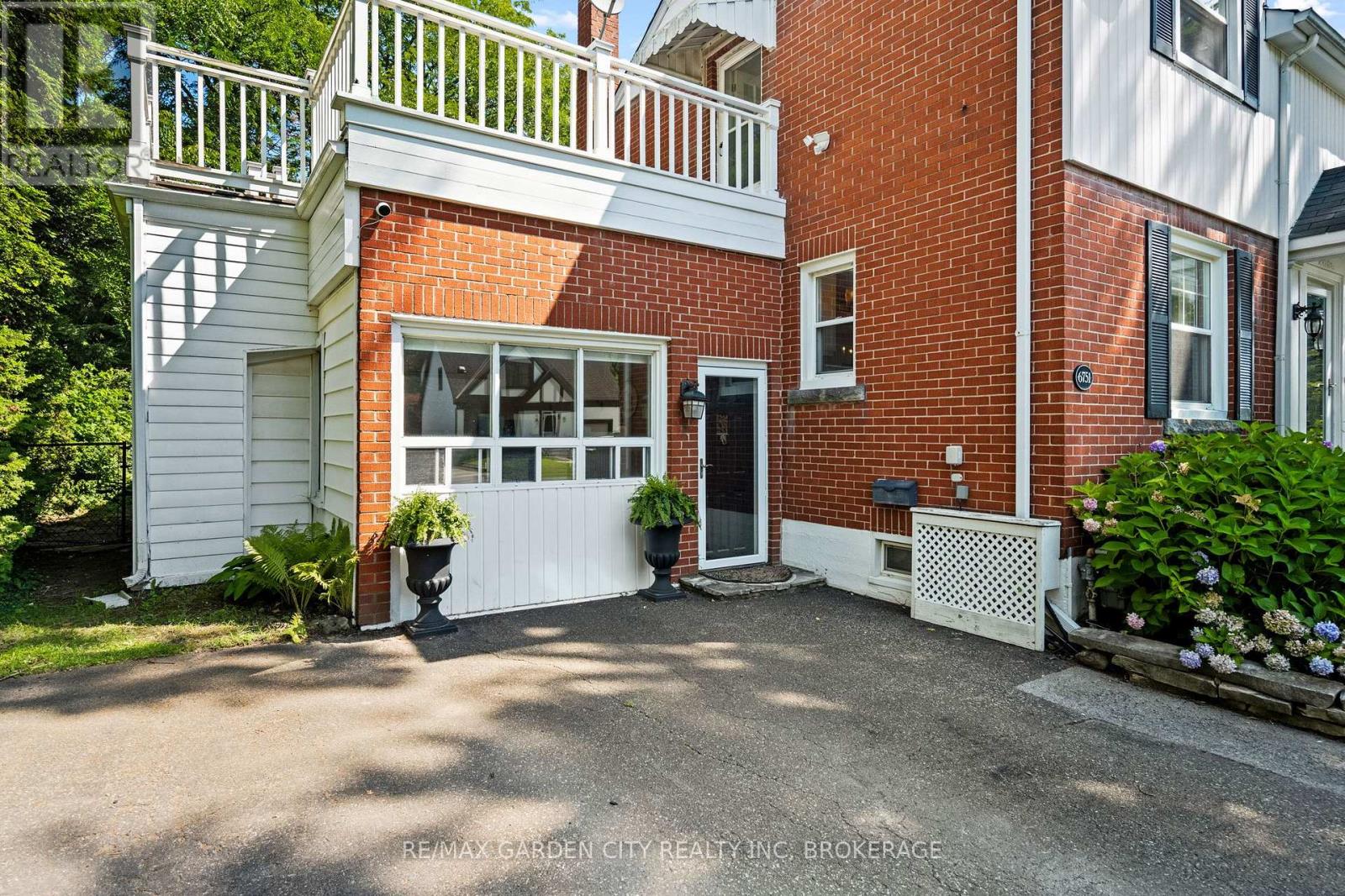 6751 Barker Street, Niagara Falls, Ontario  L2G 1Z1 - Photo 4 - X13861626