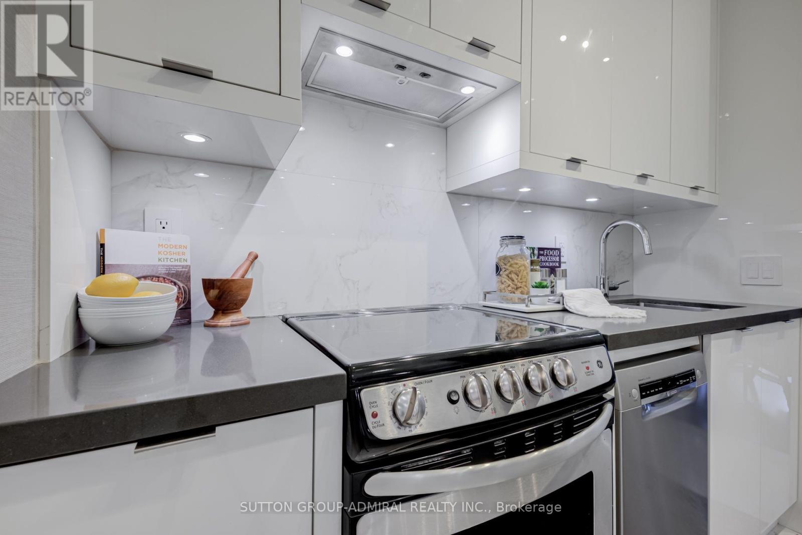 104 - 21 Scollard Street, Toronto, Ontario  M5R 1G1 - Photo 27 - C13861382
