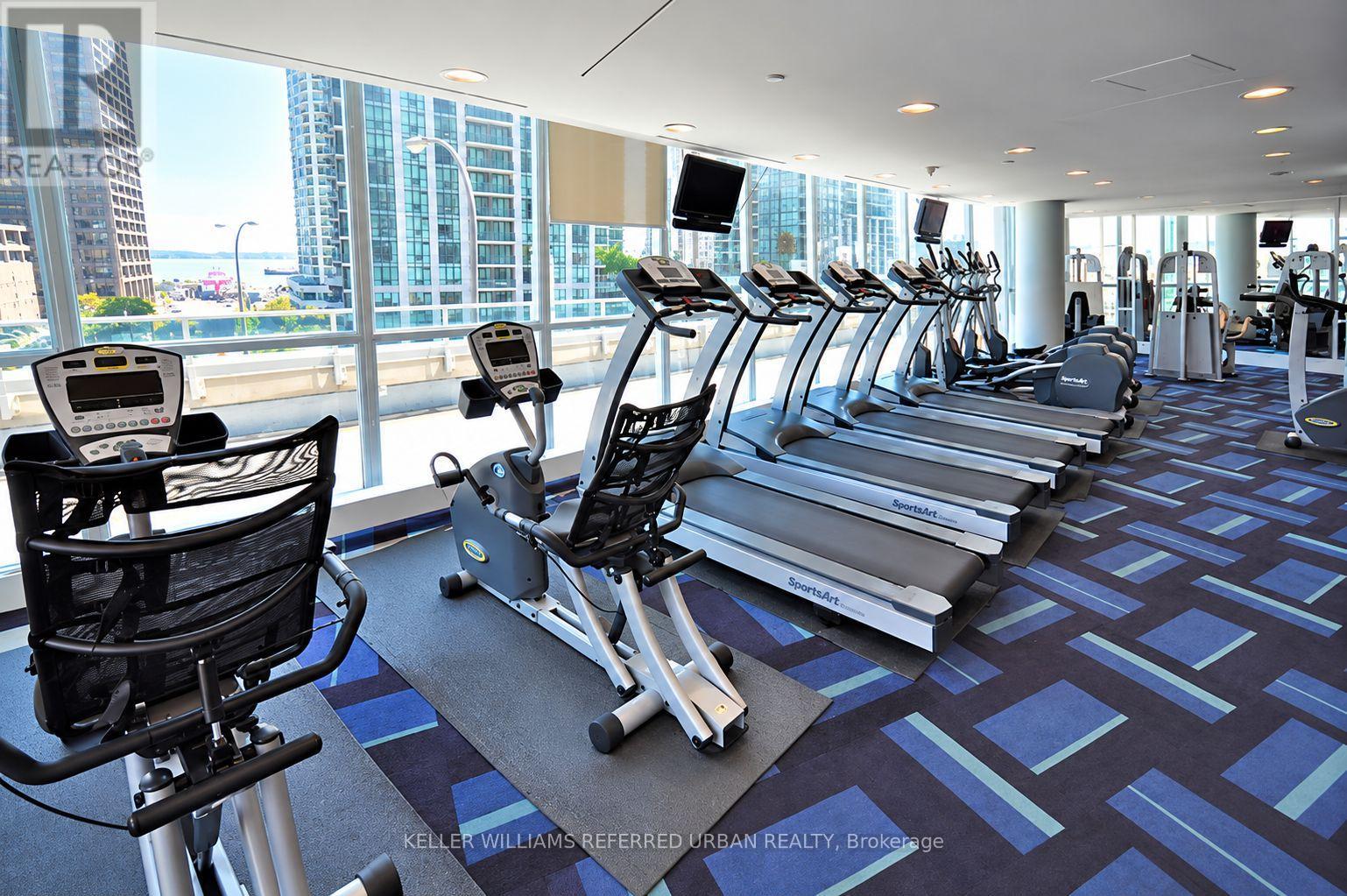 1715 - 18 YONGE STREET