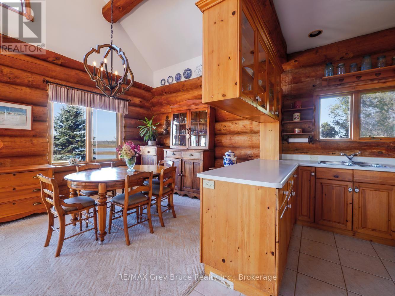 150 Shoreline Avenue, South Bruce Peninsula, Ontario  N0H 2T0 - Photo 15 - X13861652