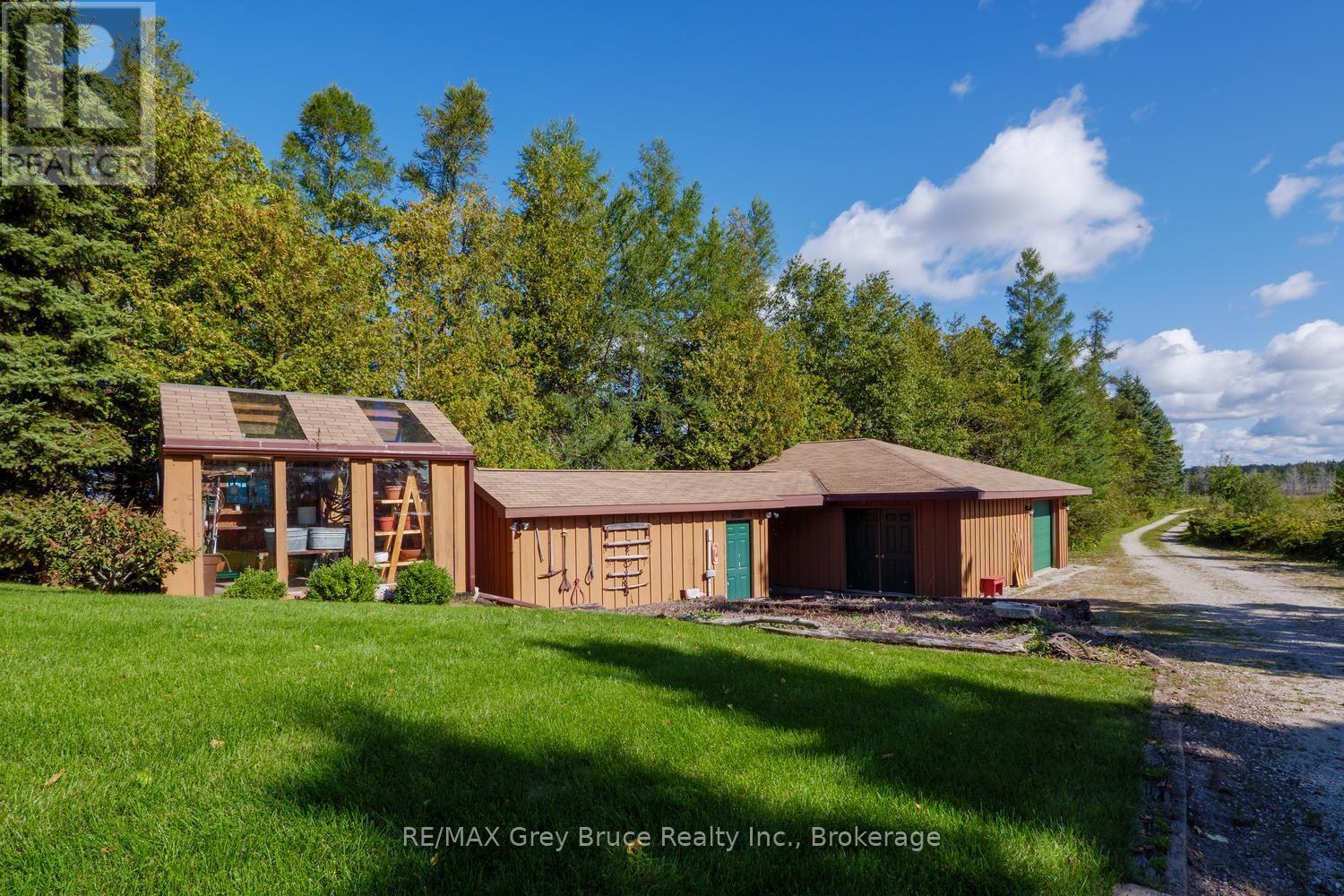 150 Shoreline Avenue, South Bruce Peninsula, Ontario  N0H 2T0 - Photo 43 - X13861652