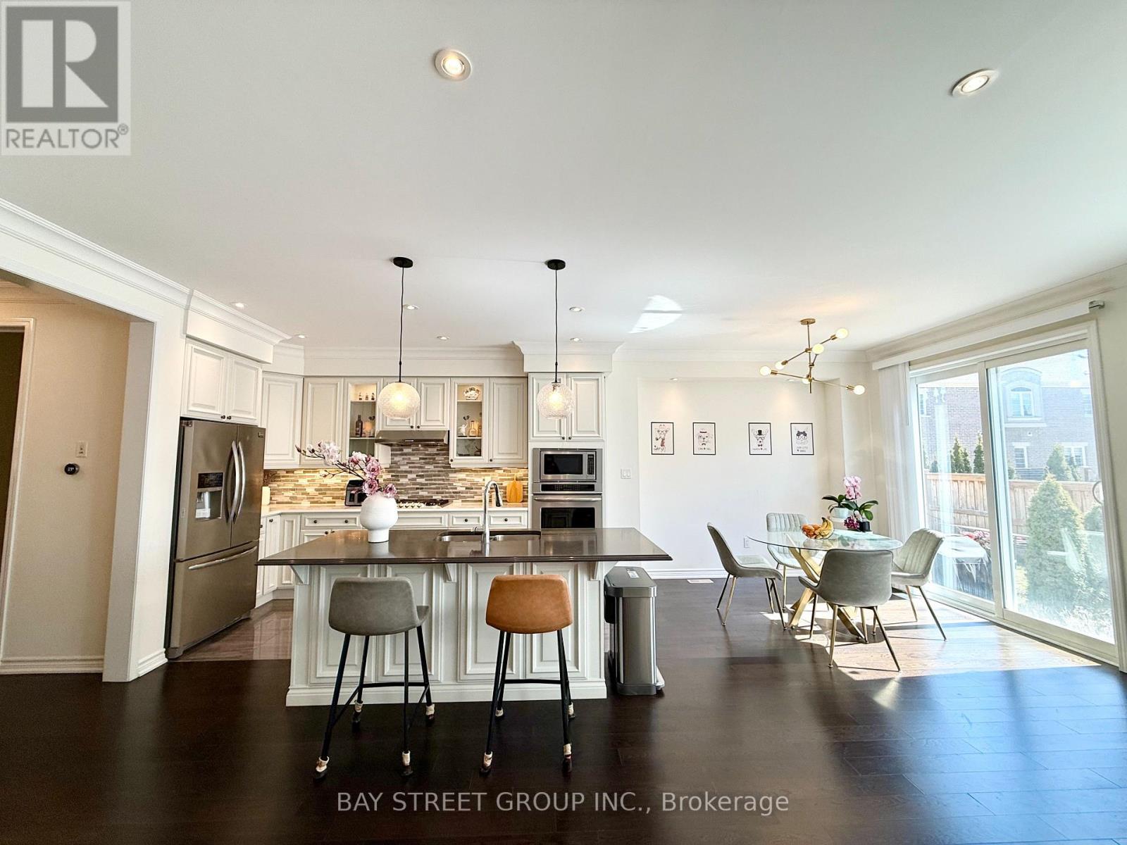 164 Beaveridge Avenue, Oakville (Go Glenorchy), Ontario  L6H 0M6 - Photo 3 - W13861368