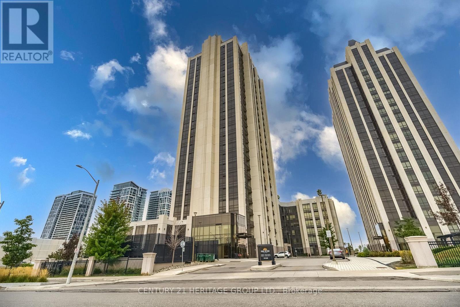 1807 - 9075 Jane Street, Vaughan, Ontario  L4K 0L7 - Photo 2 - N13861378