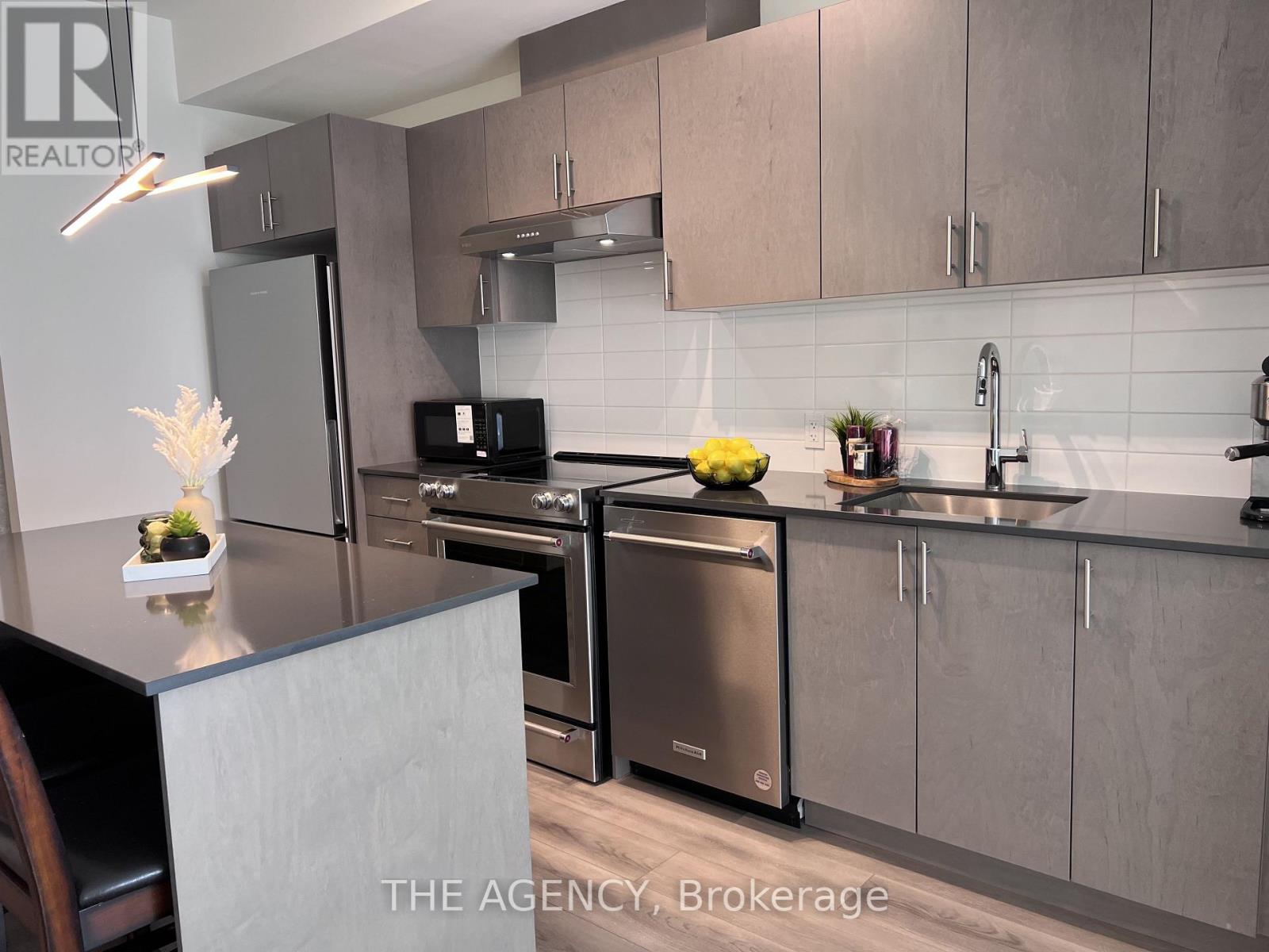 1404 - 8960 Jane Street E, Vaughan (Vellore Village), Ontario  L4K 0N9 - Photo 3 - N13861390