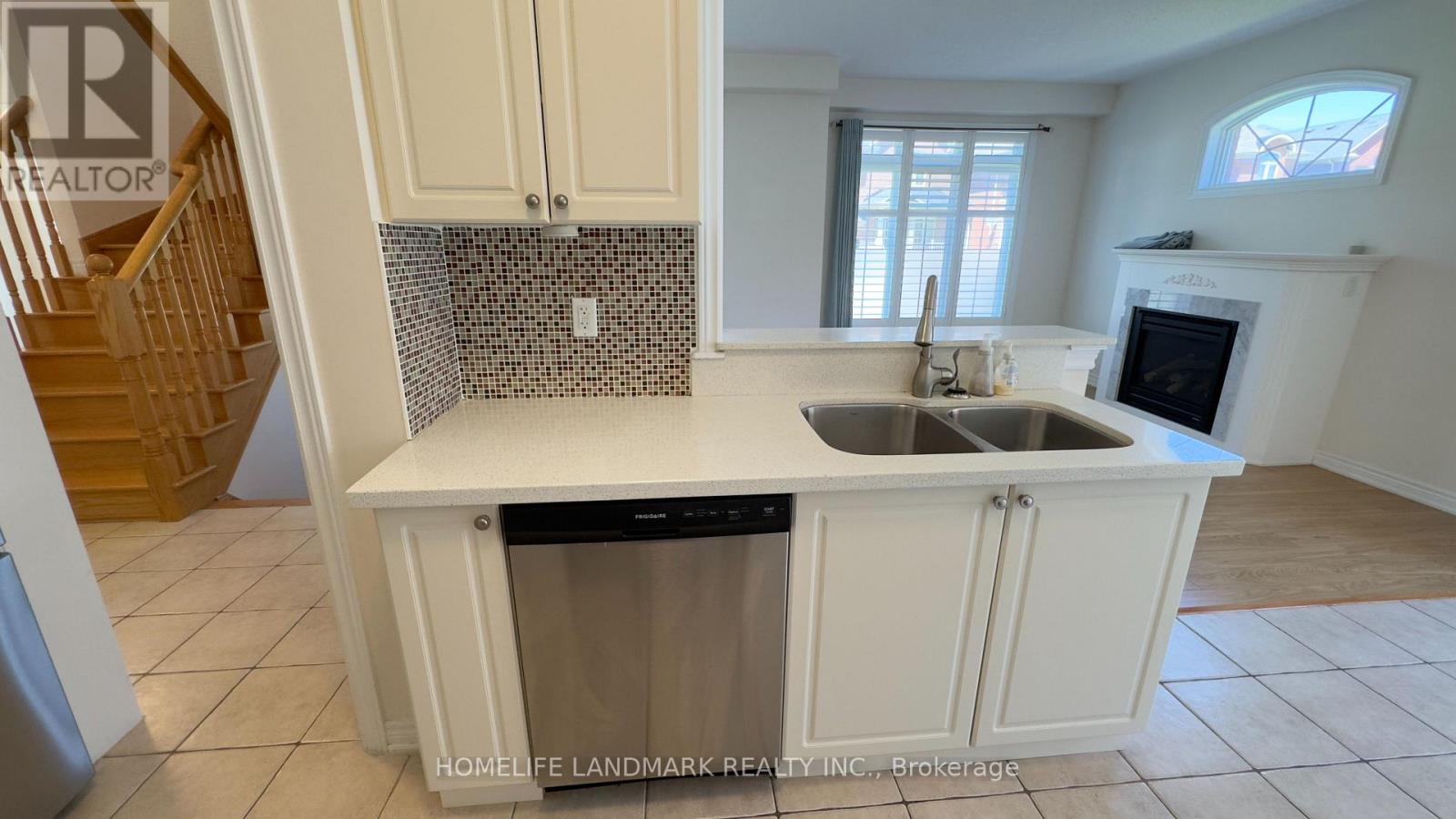 39 Pavlova Crescent, Richmond Hill, Ontario  L4E 0V8 - Photo 10 - N13861454