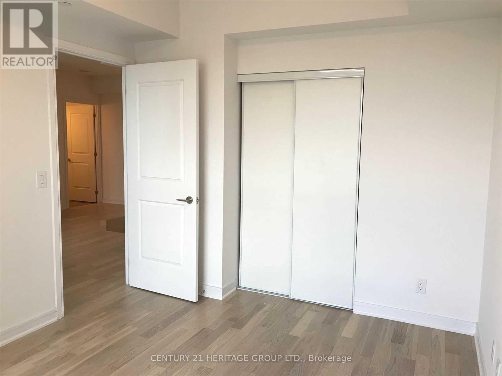 NW 2202 - 9201 Yonge Street, Richmond Hill, Ontario  L4C 6Z2 - Photo 3 - N13861710