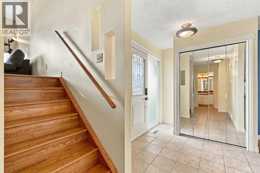 6624 37 Street Sw, Calgary, Alberta  T3E 5M9 - Photo 5 - A2349294