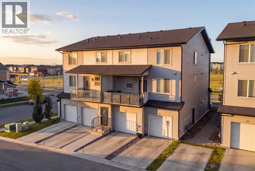 203, 315 Redstone Walk NE