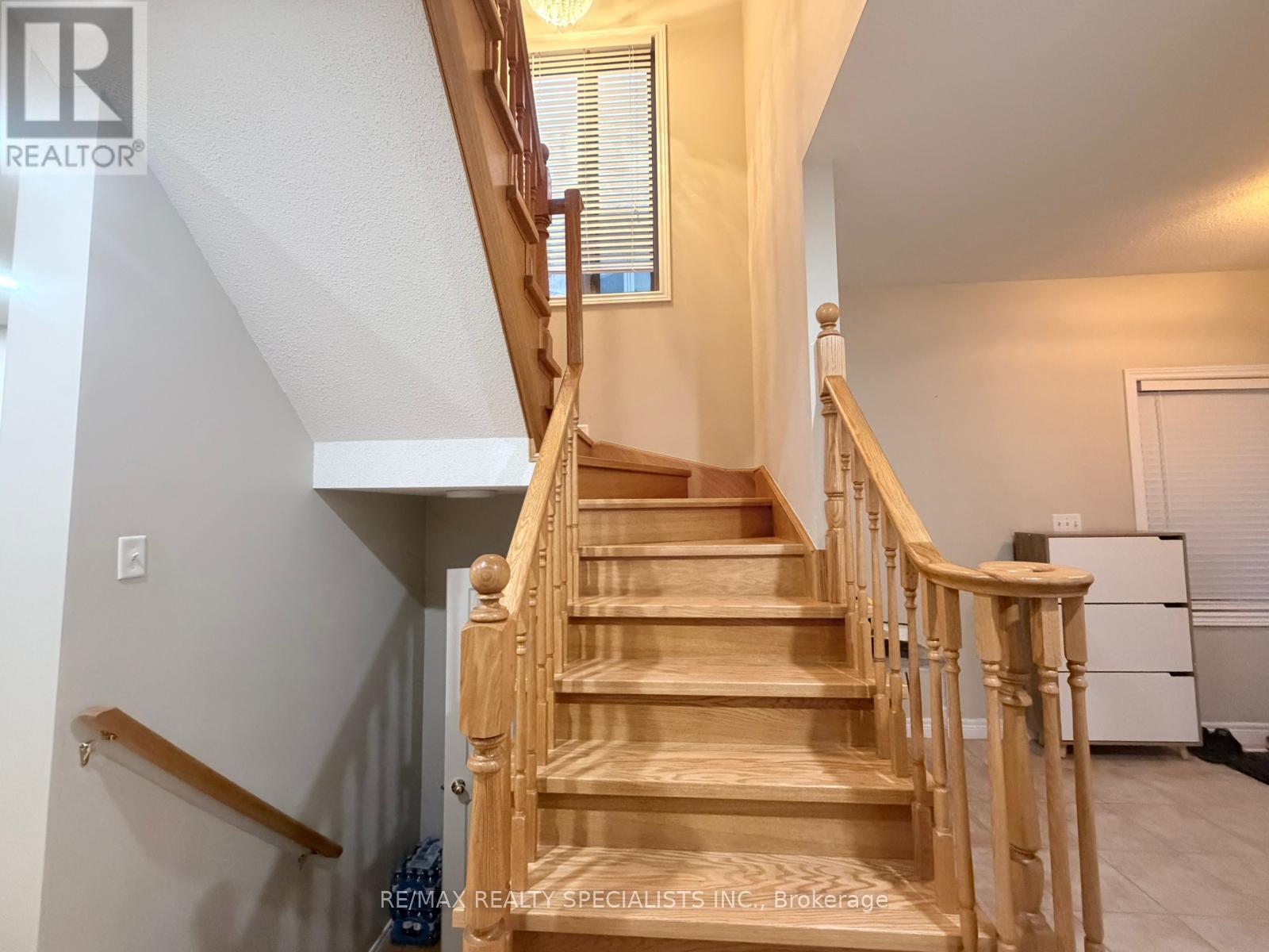 14 Viceroy Crescent, Brampton, Ontario  L7A 1V6 - Photo 3 - W13861470