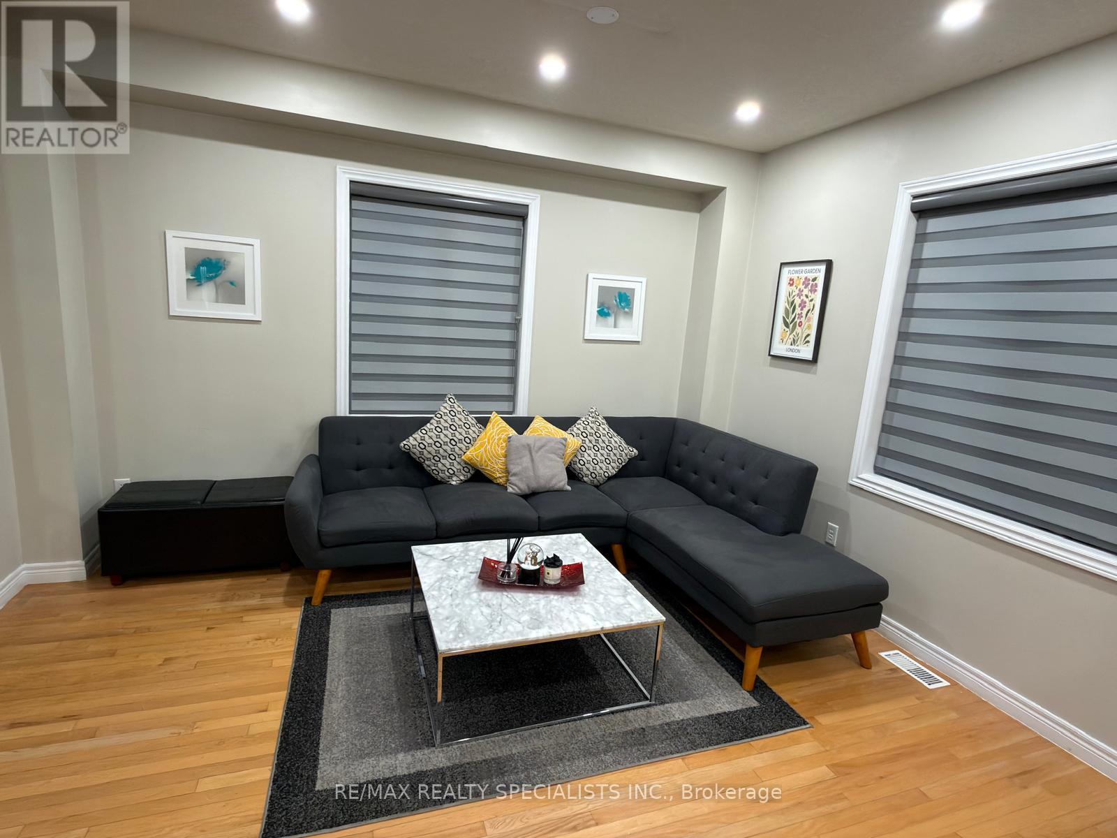 14 Viceroy Crescent, Brampton, Ontario  L7A 1V6 - Photo 4 - W13861470