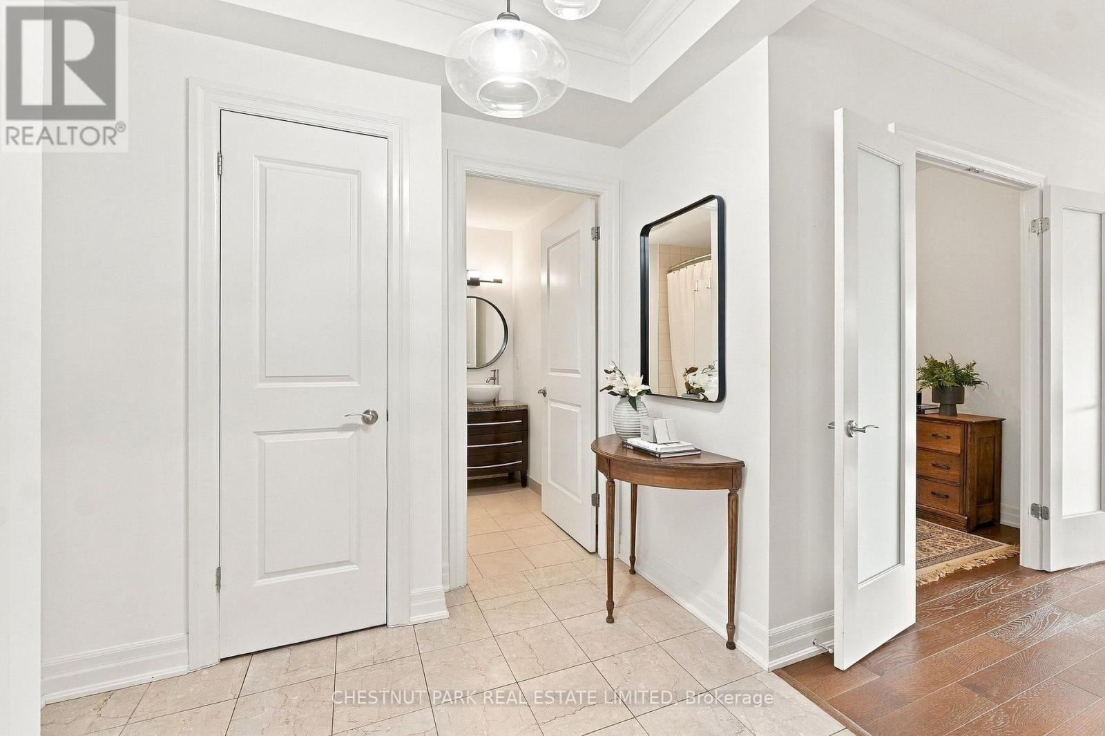 305 - 2855 Bloor Street W, Toronto, Ontario  M8X 3A1 - Photo 3 - W13861522