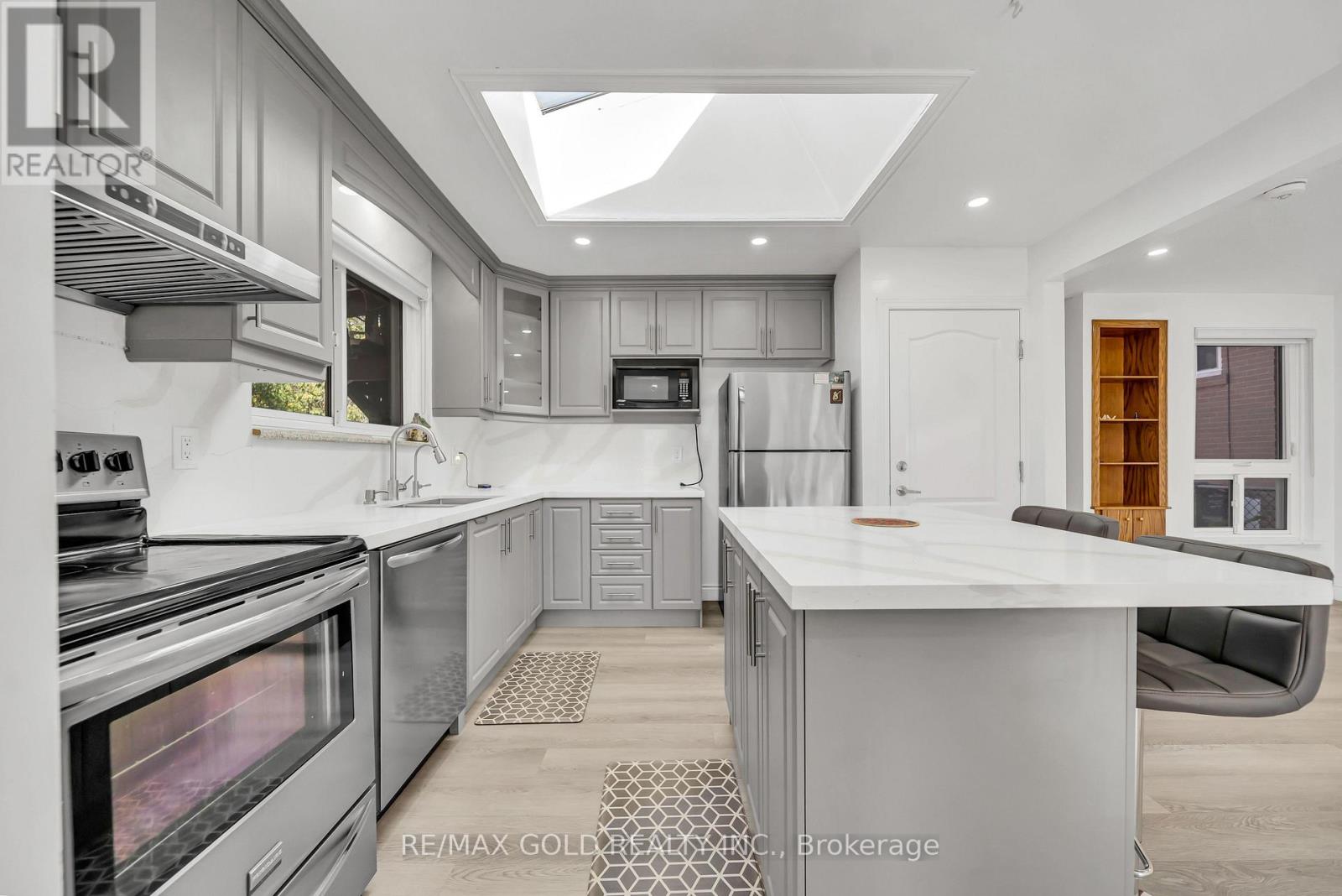 Main - 70 Glenmore Crescent, Brampton, Ontario  L6S 1H8 - Photo 10 - W13861538