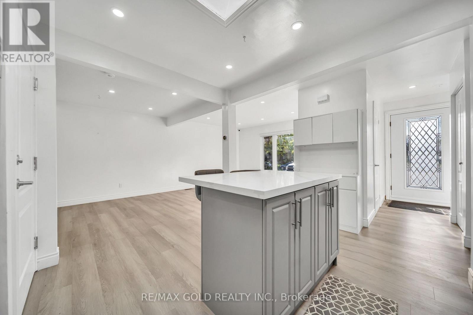 Main - 70 Glenmore Crescent, Brampton, Ontario  L6S 1H8 - Photo 13 - W13861538
