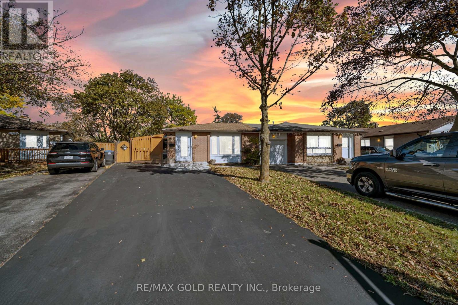 Main - 70 Glenmore Crescent, Brampton, Ontario  L6S 1H8 - Photo 2 - W13861538