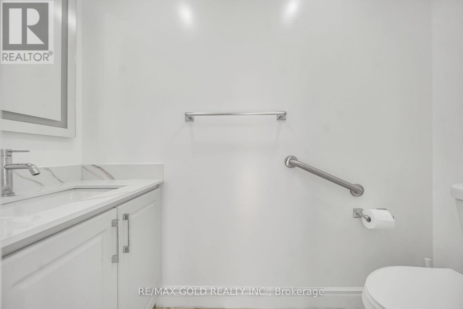 Main - 70 Glenmore Crescent, Brampton, Ontario  L6S 1H8 - Photo 8 - W13861538