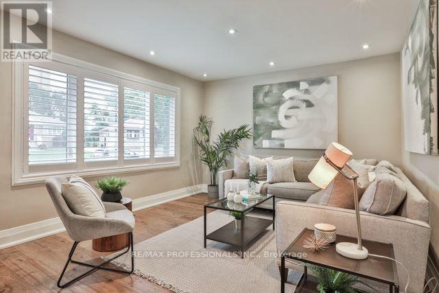 17 Loney Avenue, Toronto, Ontario  M3L 1G4 - Photo 4 - W13861650