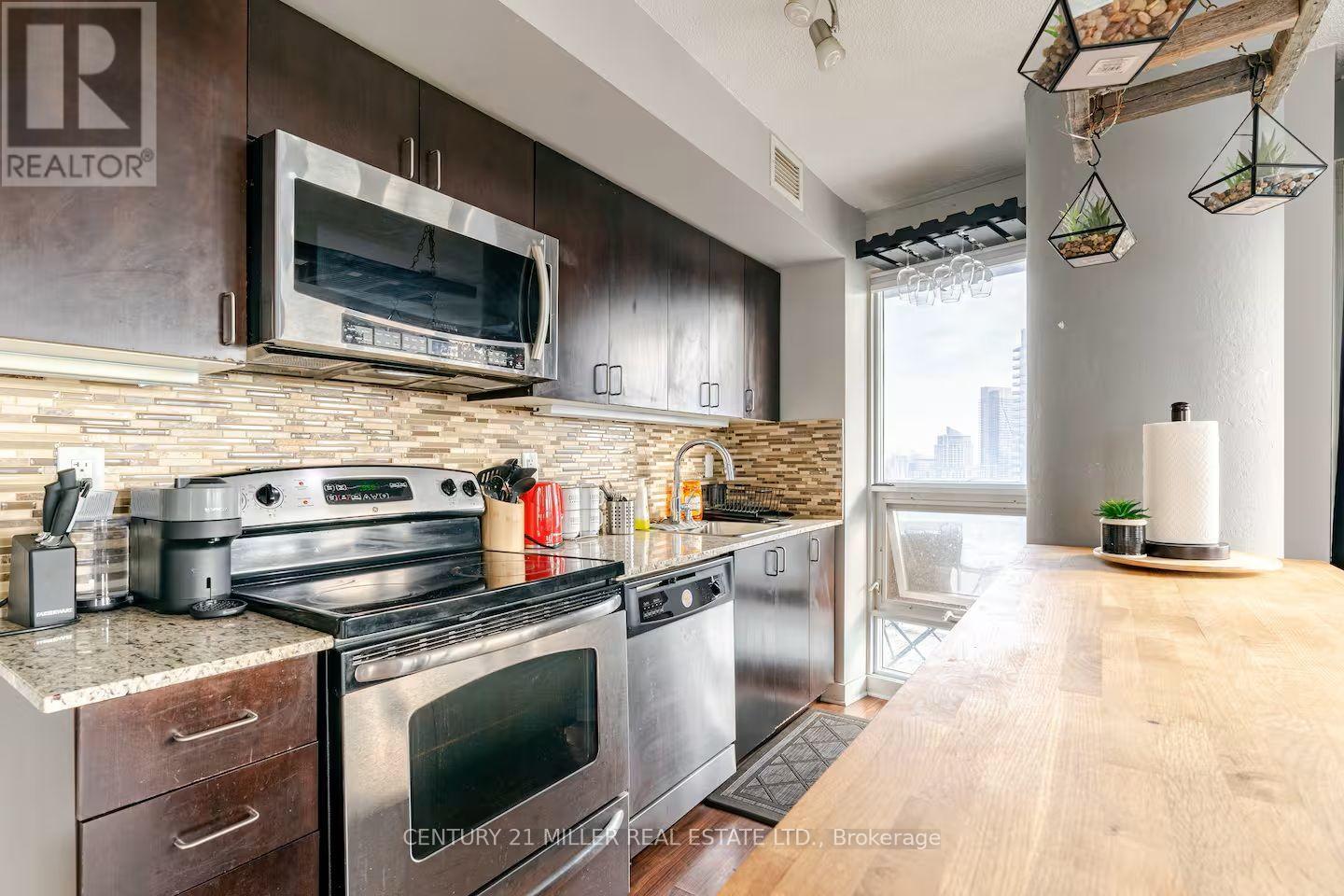 1503 - 155 Legion Road N, Toronto, Ontario  M8Y 0A7 - Photo 3 - W13861706