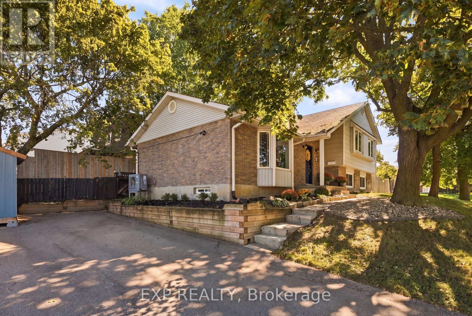 178 Laurentian Drive, Waterloo, Ontario  N2E 1Y3 - Photo 3 - X13861512
