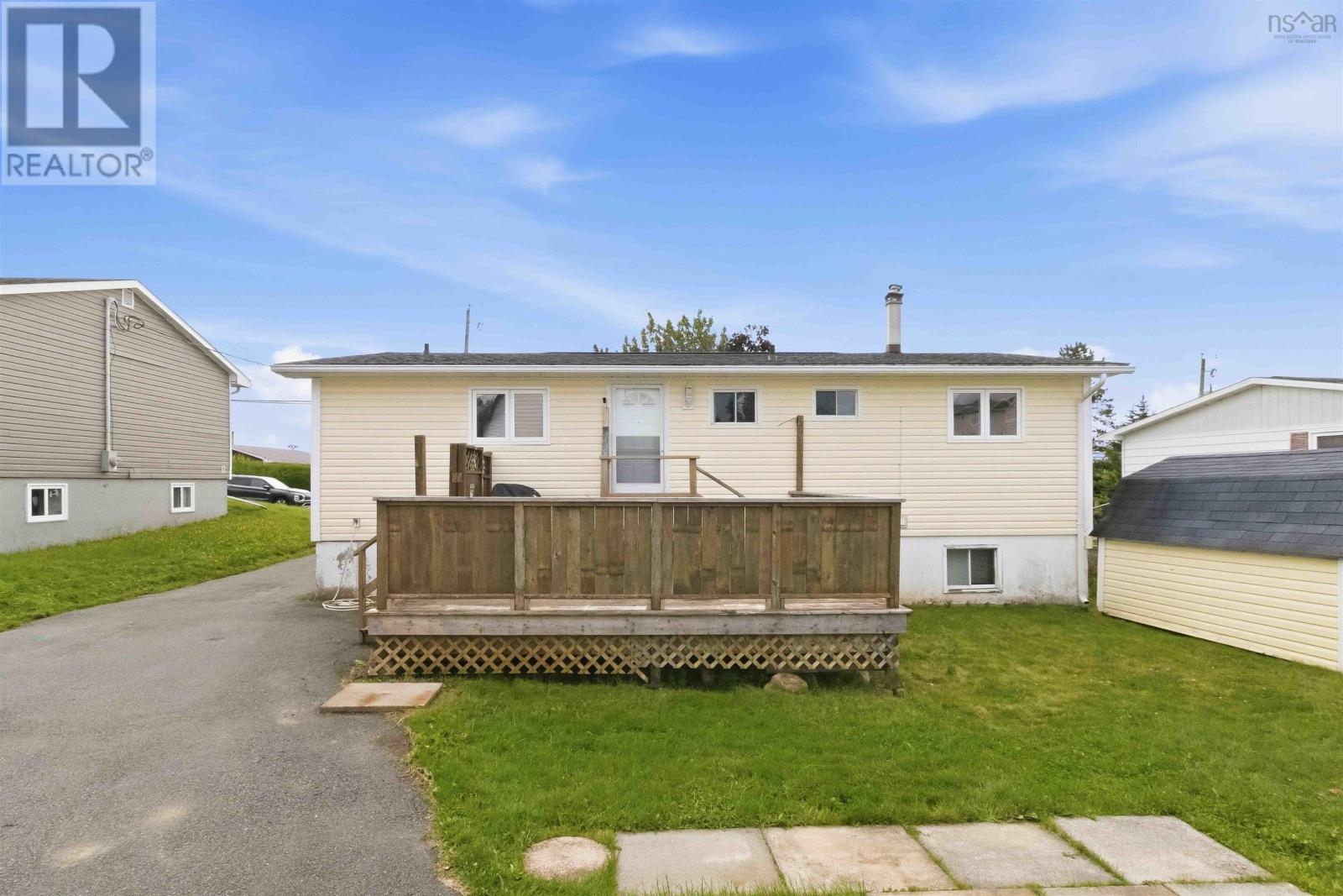 54 Himmelman Drive, Eastern Passage, Nova Scotia  B3G 1H9 - Photo 2 - 202625094