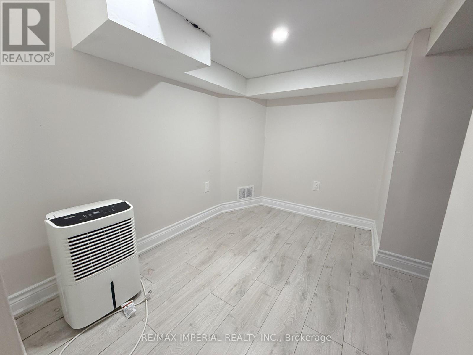 Bsmt - 179 Chelsea Crescent, Bradford West Gwillimbury, Ontario L3Z 4G7 - Photo 17 - N13772704