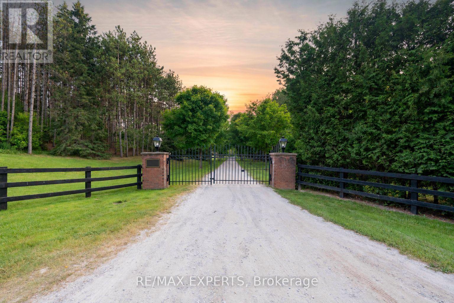 16718 Caledon King Townline N, Caledon, Ontario  L7E 3R5 - Photo 2 - W13861262