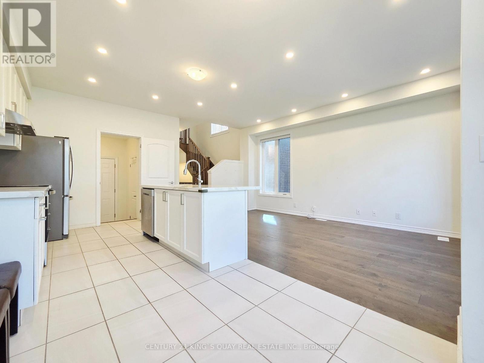 67 Freeman Williams Street, Markham, Ontario  L6C 3K4 - Photo 4 - N13861532
